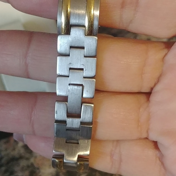 Anne Klein 11. Like new. Comes with box. - Picture 3 of 4